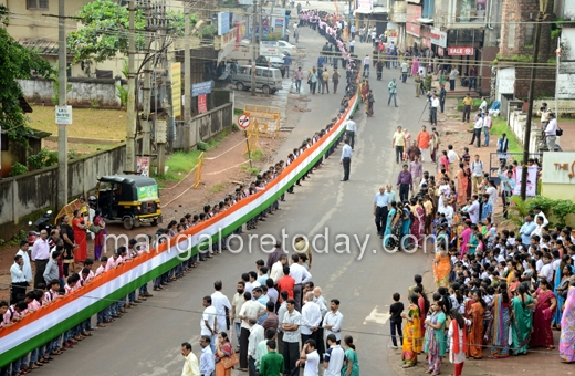 305 meter long National Flag